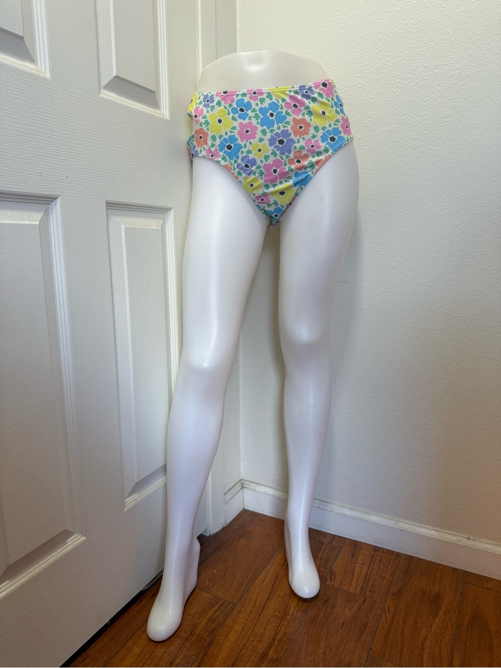 Girls' High-Waist Floral Swim Shorts - Multicolor